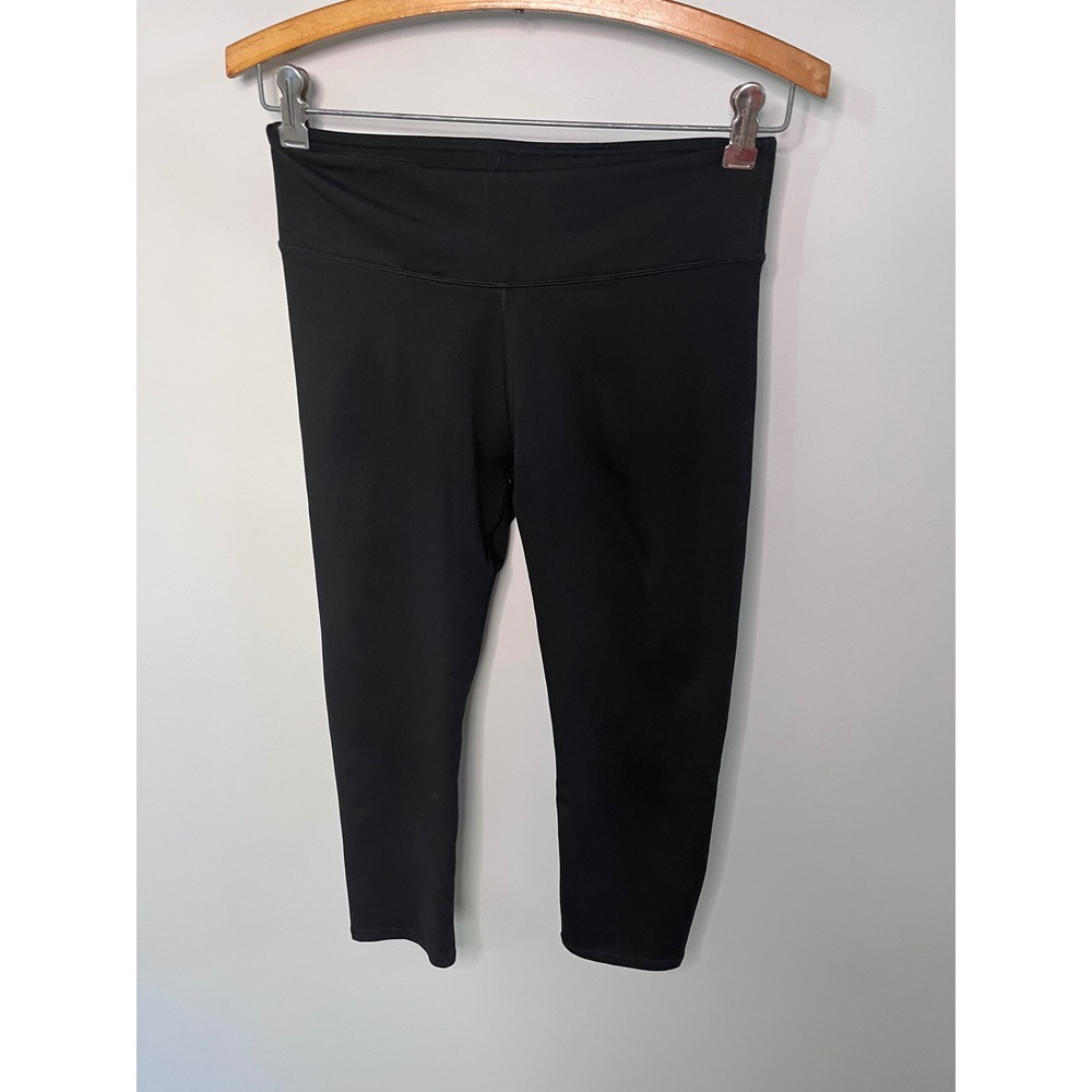 Fabletics Womens Black Cropped Leggings Mid Rise Capri Yoga Pants Activewear